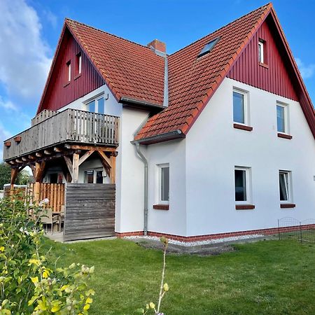 Ferienwohnungen Meerfarbig Zingst - Haustierfrei -Terrasse Mit Strandkorb Oder Balkon - E-Ladesaeule - Parkplatz - Wlan - Fahrradschuppen - Waschtrockner - Ruhig Und Zentral - Nichtraucher Esterno foto