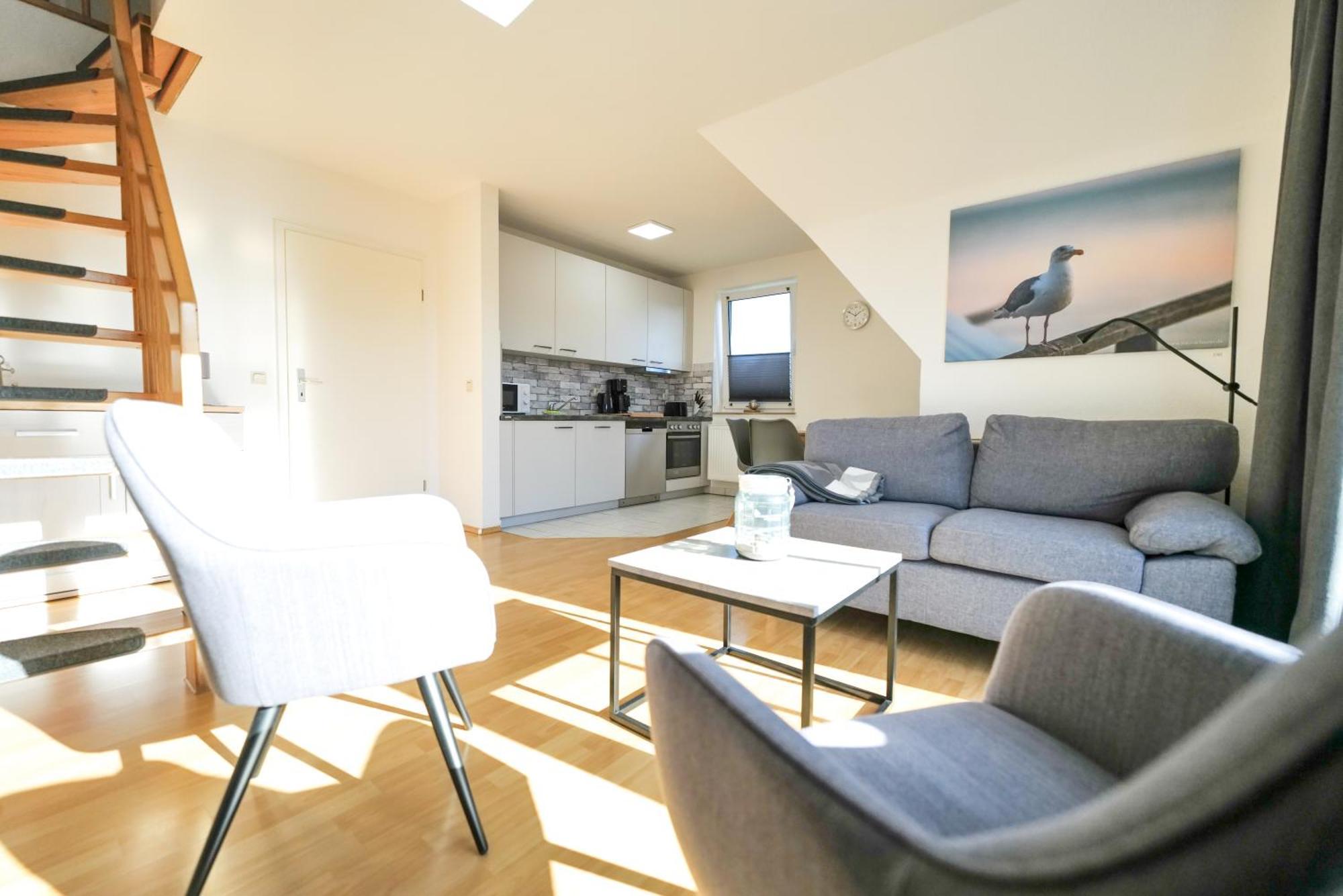 Ferienwohnungen Meerfarbig Zingst - Haustierfrei -Terrasse Mit Strandkorb Oder Balkon - E-Ladesaeule - Parkplatz - Wlan - Fahrradschuppen - Waschtrockner - Ruhig Und Zentral - Nichtraucher Esterno foto
